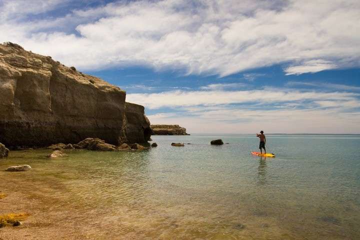 Las playas de Las Canteras y El Doradillo están el Golfo Nuevo, en la zona sur-suroeste de la Península de Valdés.