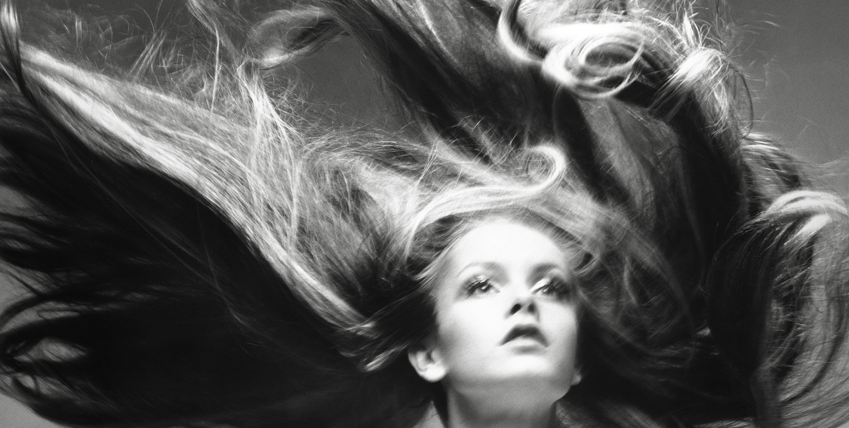 Twiggy, la primera supermodelo de la historia: pionera en el look andrógino y en no dejarse menospreciar por Woody Allen