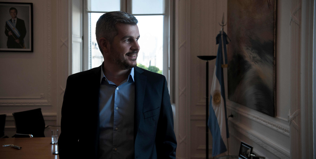 Marcos Peña, mochilero de la política, escribió un libro con consejos para líderes