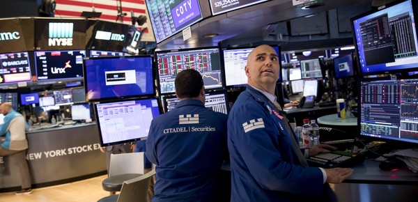 Lunes rojo para los activos argentinos: las acciones de los bancos se hundieron casi 10% en Nueva York y el riesgo país superó los 1.500 puntos