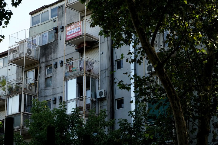 En edificios viejos surgen desperfectos de todo tipo, ¿pero cuáles son "urgentes" y cuáles no? Foto Archivo
