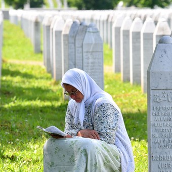 Srebrenica, tres años de calvario y una masacre que nadie olvida en Bosnia