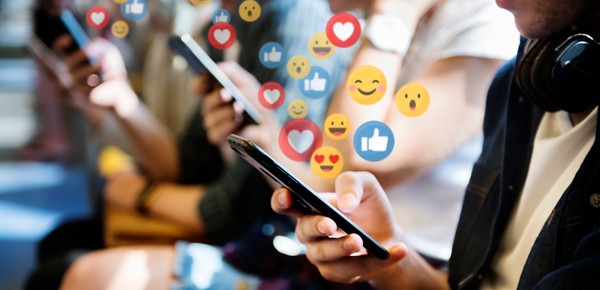Polémica: ¿se puede prohibir el acceso a redes sociales a los menores de edad?