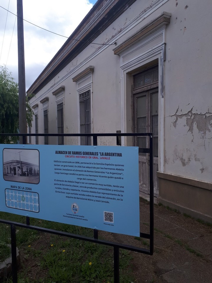 El histórico almacén de ramos generales La Argentina, en General Lavalle.