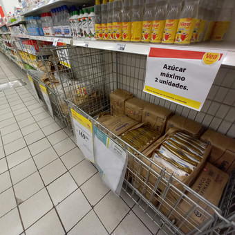 Las ventas en los supermercados bajaron en agosto 0,2% y en los shoppings crecieron 15,9%