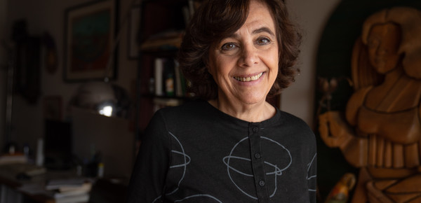 Ana María Shua: "Uno es testigo de su propia vida pero esa es una construcción fantasiosa"