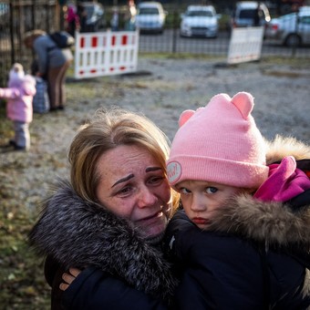 Intimidación, propaganda y hambre: las tácticas de Rusia en los territorios anexados en Ucrania
