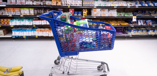 Por la alta inflación, el 40% de los productos básicos que venden los súper cuestan más de $ 1.000