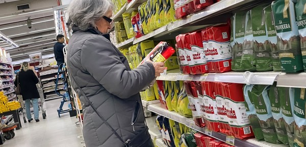 Por el salto del blue, fabricantes de consumo masivo aplican subas de hasta el 30% previo a las elecciones