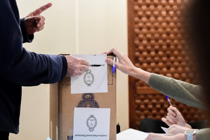 En las elecciones en Salta se utilizará la Boleta Única Electrónica. Foto: EFE.
