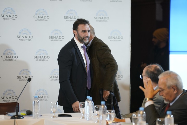 Ezequiel Atauche, jefe del bloque libertario del Senado.