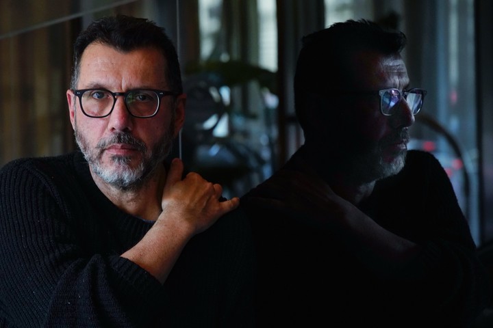 Alberto Fuguet vivió parte de su vida en Estados Unidos.
Foto: Ariel Grinberg