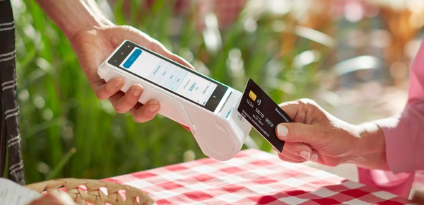 Gastos duplicados con tarjetas: cuándo se soluciona el inconveniente y qué hacer en estos casos