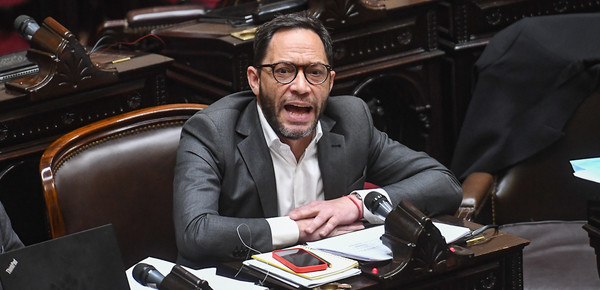Un diputado sospecha que lo espían y hasta reveló las iniciales del supuesto agente: LR