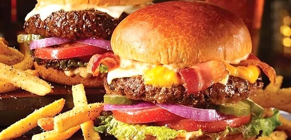 Se declaró en quiebra la casa de comida rápida competencia de McDonald's y Burger King: qué pasará en Argentina 