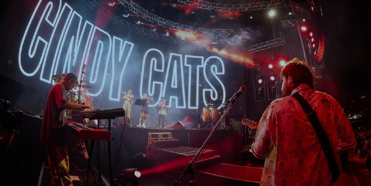 El fenómeno Cindy Cats, la banda de los músicos que acompañan a Trueno, Nathy Peluso, Tiago, Emilia y más