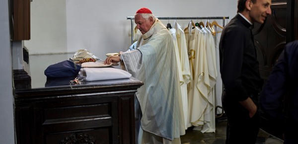 Cena con cardenales y encuentros en el Vaticano: ¿El presidente Emmanuel Macron quiere tener un papa francés?