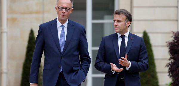 Emmanuel Macron recibe a Friedrich Merz y acuerdan una fuerte alianza en Seguridad y Defensa entre Francia y Alemania 