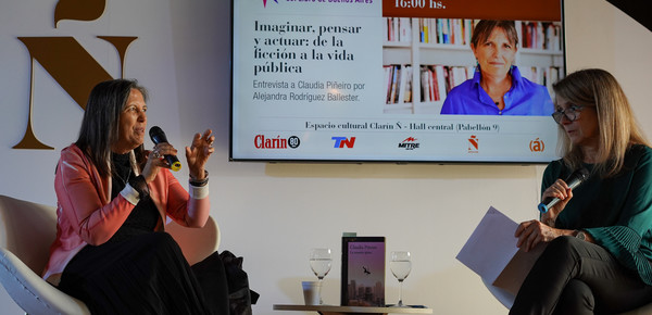Claudia Piñeiro recorrió el trasfondo social y político de su nueva novela, "La muerte ajena"